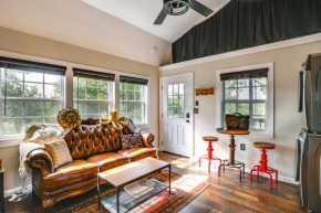 Whimsical Cabin with Grill Less Than 4 Mi to Lake Brownwood!